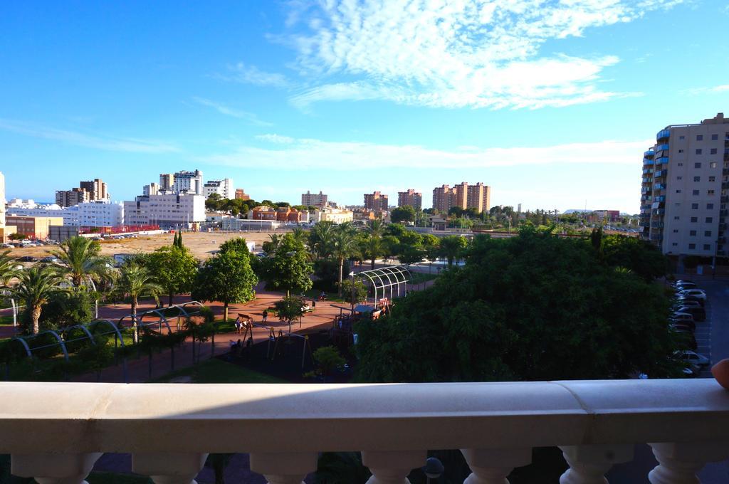 Sunny Escape In El Campello Quarto foto